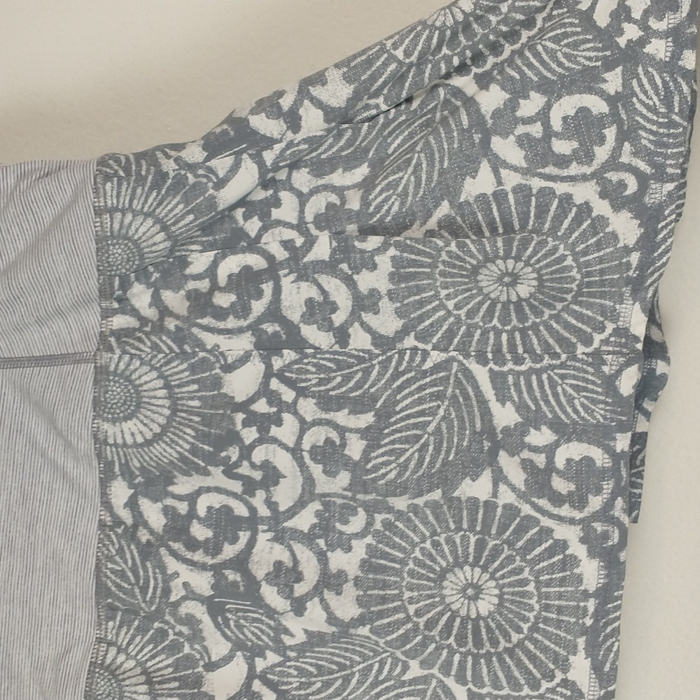 Lululemon Run: In The Sun Skirt 10 Gray Floral Skort Lined Athletic Stretch - Picture 4 of 9